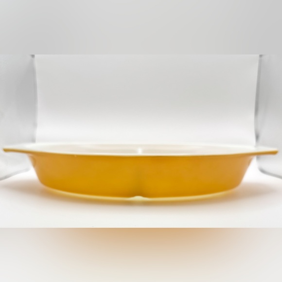 Vintage 1970s Pyrex Butterfly Gold Oval Divided Dish 1.5 Quarts 063 (No Lid) - Picture 10 of 11